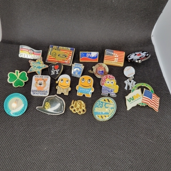 Set of 20 super cute pins. - Picture 1 of 9
